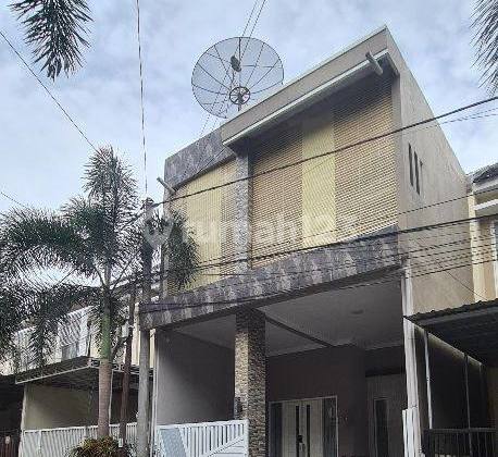 Murah Poll Rumah Full Furnish 3 Lantai di Graha Mulia Malang