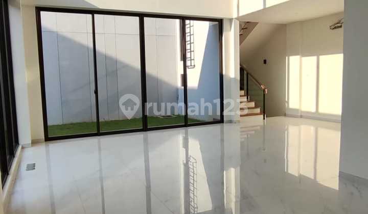DIJUAL RUMAH 3 LANTAI DI PANTAI MUTIARA 2