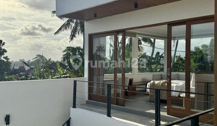 Villa Modern Dijual di Tumbak Bayuh