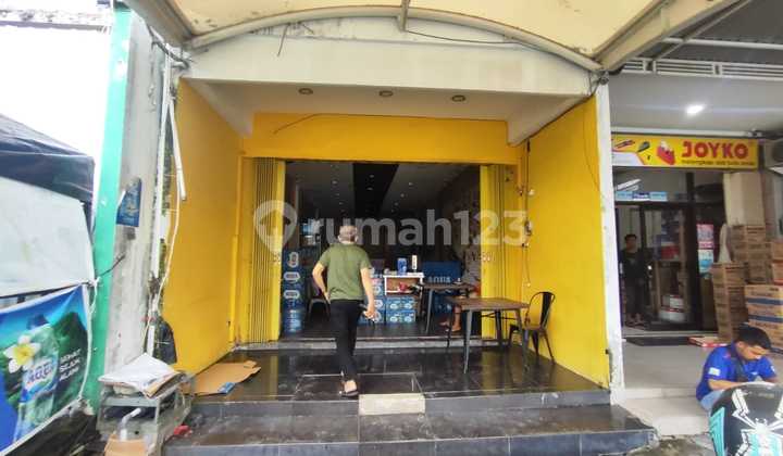For Sale/Lease 3-Story Shophouse in Dewi Sri 2