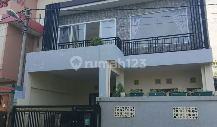 3-Storey Big Size House + Semi Furnished in North Denpasar
