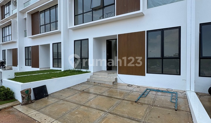 Rumah 3 Lantai Murah  2