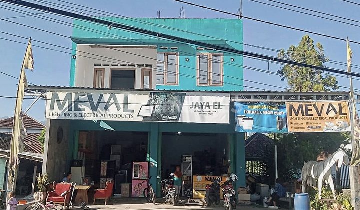 For Sale Strategic Shop House on Main Road Cangkiran Gunung Pati 1
