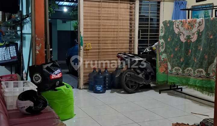 2-Story House Suitable for Business in Majapahit 2