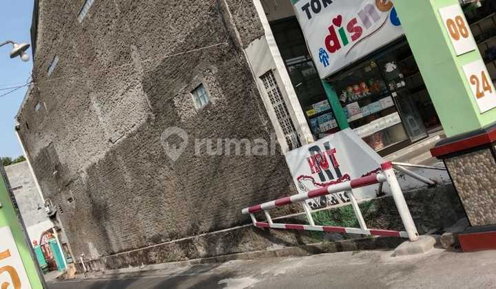 SHM Shop House in a Strategic Location, Laweyan, Surakarta 2