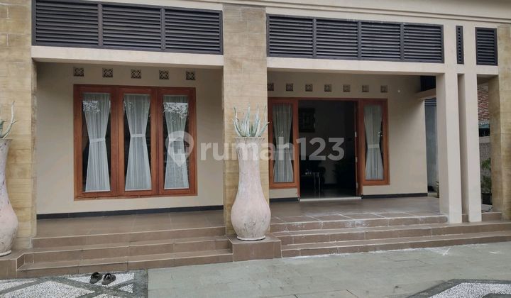 Rumah Villa Modern 2