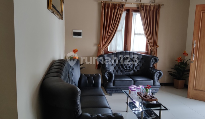 Rumah Villa Modern 1