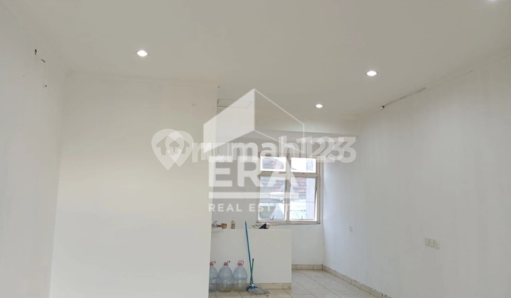 Rent 2-Story Shophouse Suitable for Business/Office in an Elite Cluster Area in West Semarang at Graha Padma 1