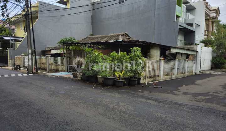 Sell old house in Sunter Agung Permai, North Jakarta