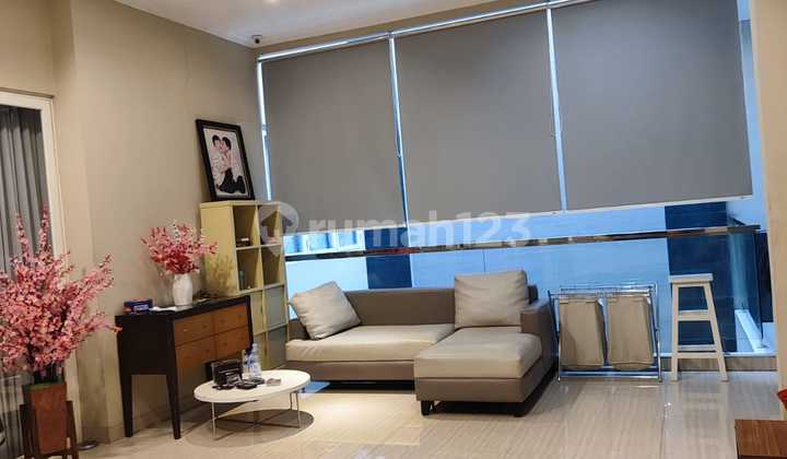 Selling a nice house in Royal Orchard, Kelapa Gading 2