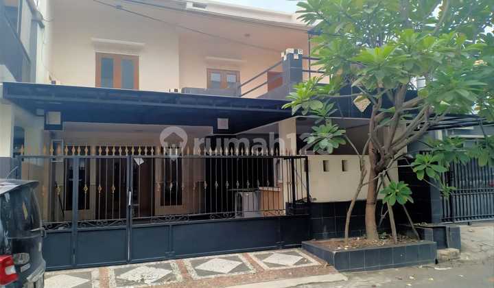 Selling a house in Taman Pegangsaan Indah, Kelapa Gading
