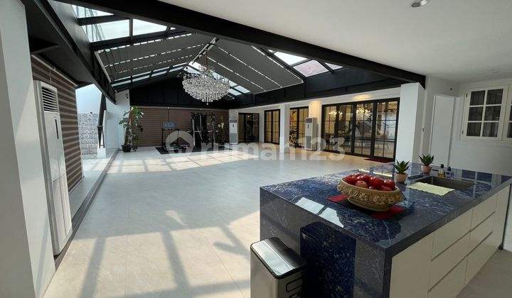 Newly renovated luxury house 2023 on Besuki Street, Menteng 2