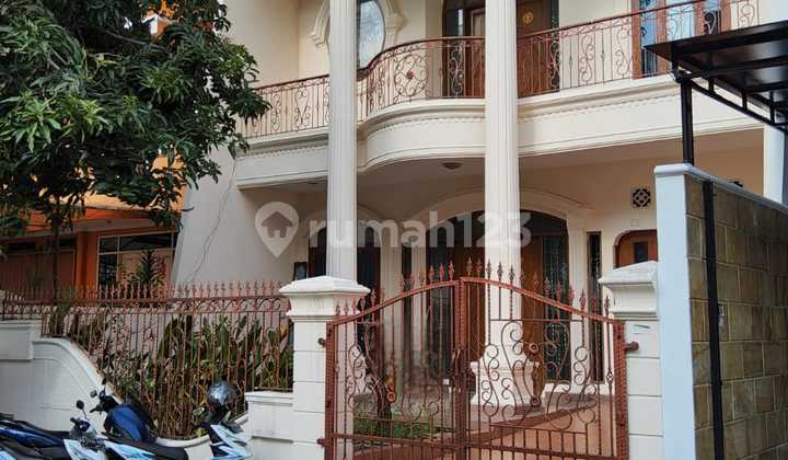 Sell Villa Gading Indah house in Kelapa Gading