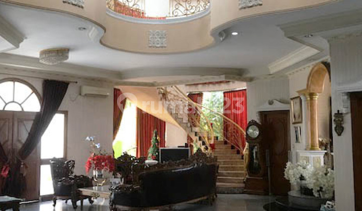 For sale corner house in Villa Gading Indah, Kelapa Gading