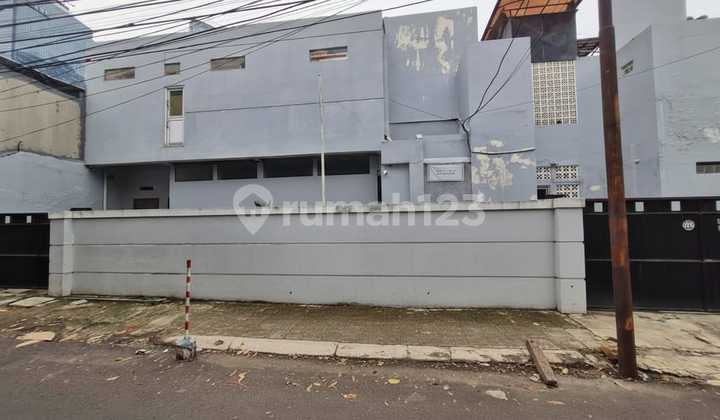 Dijual Cepat! Kost Eksklusif 28 Kamar Full Ac Lokasi Premium Gatot Subroto, Jakarta - Potensi Passive Income Tinggi Dijual Cepat! Kost Eksklusif 28 Kamar Full Ac Lokasi Premium Gatot Subroto, Jakarta - Potensi Passive Income Tinggi