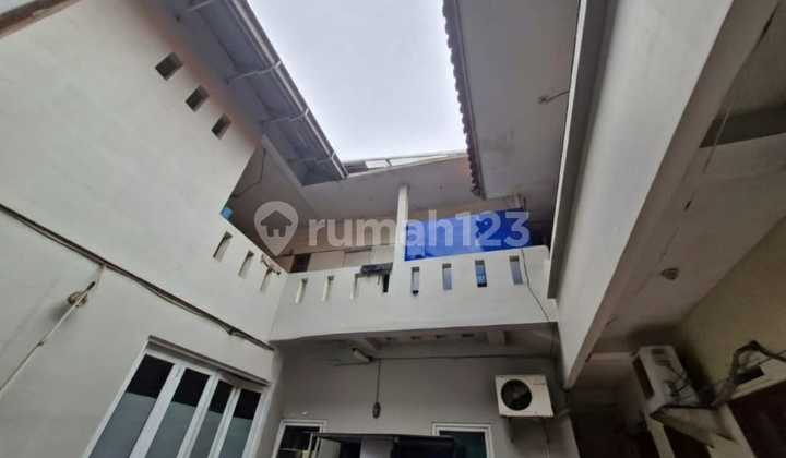 Dijual Cepat! Kost Eksklusif 28 Kamar Full Ac Lokasi Premium Gatot Subroto, Jakarta - Potensi Passive Income Tinggi Dijual Cepat! Kost Eksklusif 28 Kamar Full Ac Lokasi Premium Gatot Subroto, Jakarta - Potensi Passive Income Tinggi