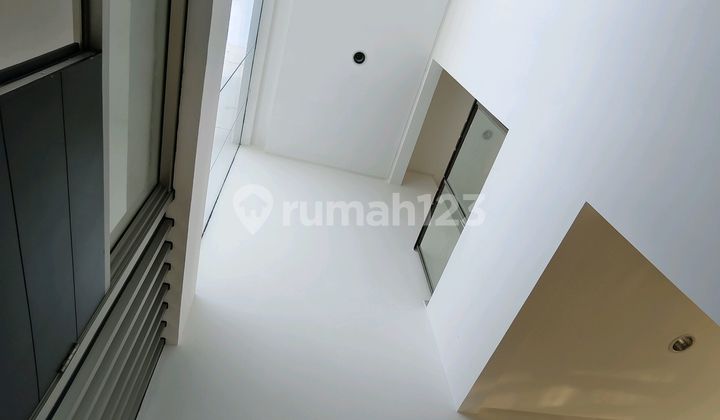 Disewakan Rumah Pik Golf Island Kondisi Baru Siap Huni 2