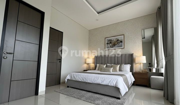 The house is in a west-facing hook position, strategically located near BSD toll road.