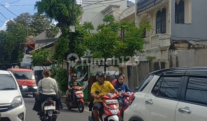For Sale Old House in Utan Kayu Matraman East Jakarta 2