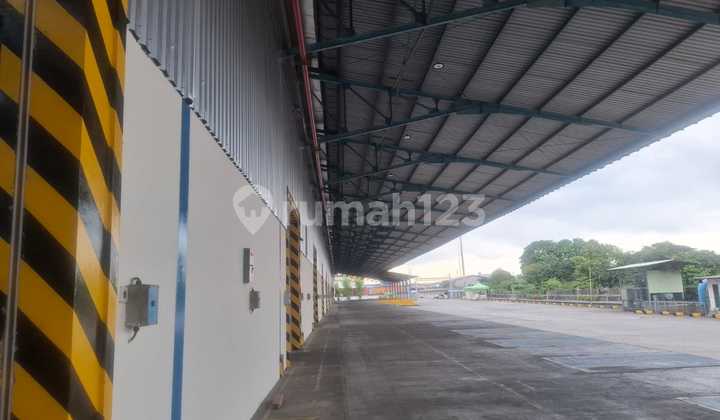 For Rent, Spacious Warehouse Ready for Business in Cakung, East Jakarta