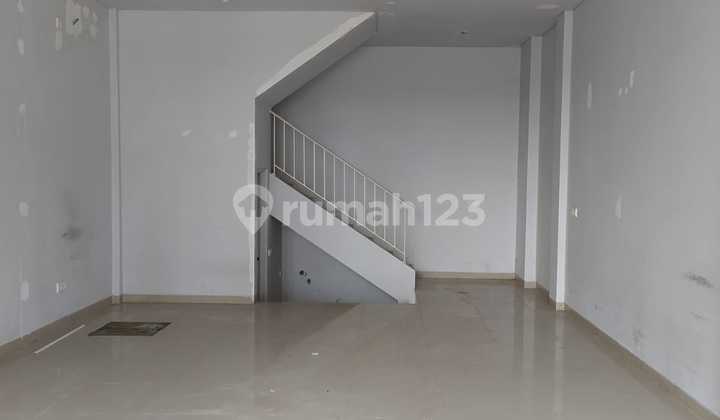For rent: Mas Bukit Commercial Building for Tourism. Located in Mas Bukit Tourism Housing II, Mas Bukit Tourism Street II, Lidah Wetan, Lakarsantri, Surabaya City, East Java, Indonesia, 60213, Lidah Wetan. 2