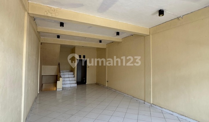 Strategic Shop House for Rent in North Denpasar - Gunung Agung Street, Bustling & Ready for Business 2