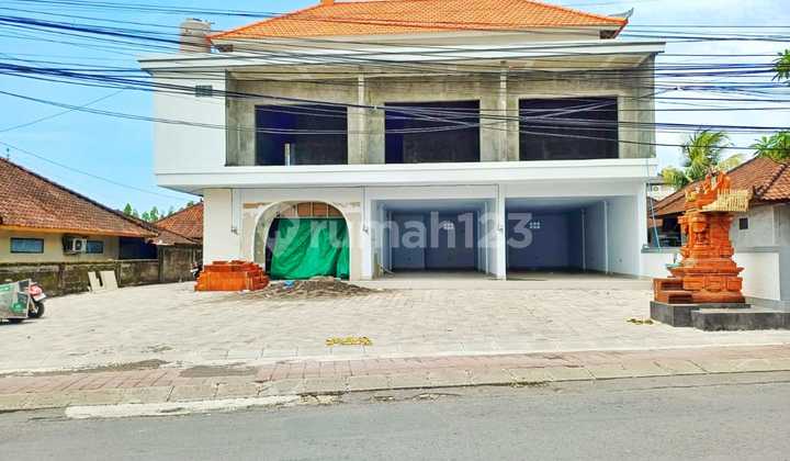 Strategic Shop House on Jl. Raya Semer, Kerobokan - Premium Location in North Kuta 2