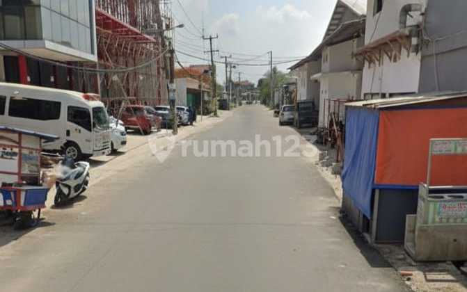 Rumah Strategis di Lingkungan Asyik, Lokasi di Griya Asri 2