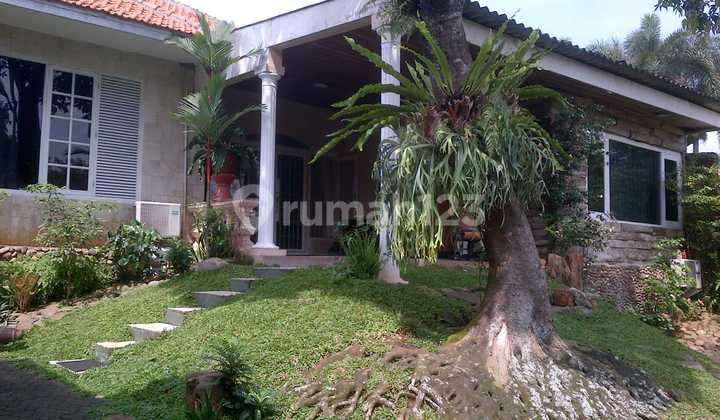 Di Jual Rumah Siap Huni 2 Lantai, Terdiri dari 4 Bangunan 