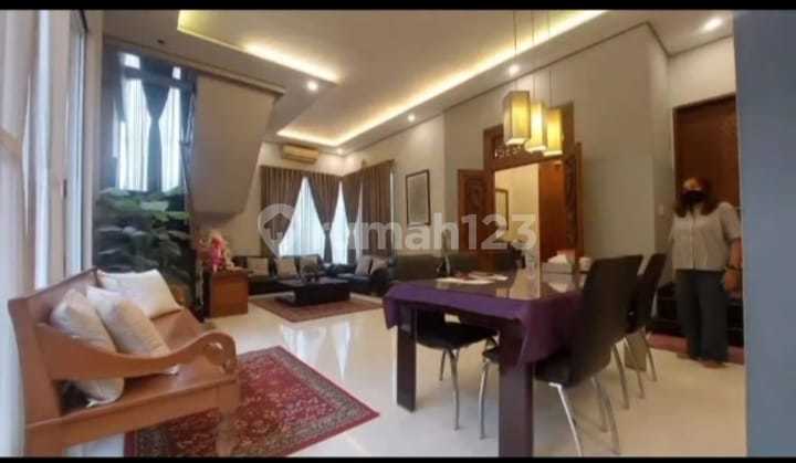Rumah Eksklusif Kemang Pratama, LT 320 LB 500