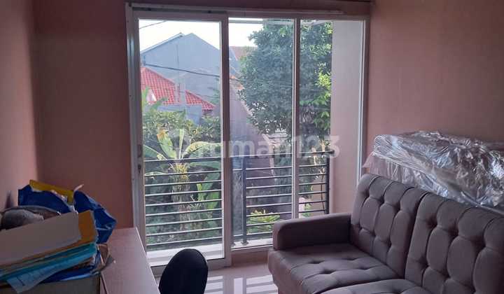 Dijual Rumah Strategis dan Nyaman 2 Lantai di Jati Mekar