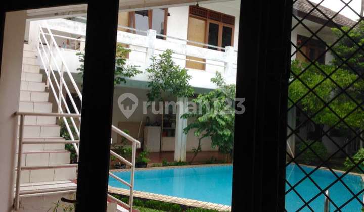 House with Swimming Pool, Land Area 630 M2, Cinere Estate, Depok