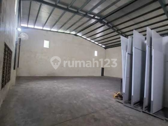 Industrial Warehouse in Batam Centre, Kara Industrial Area 800 M2