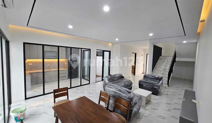 House in Sukajadi 4 Bedrooms in Taman Golf Residence 2