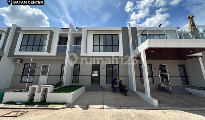 Rumah, 2 Lantai di Batam Centre Lokasi Strategis Diamond Pavilion Rumah, 2 Lantai di Batam Centre Lokasi Strategis Diamond Pavilion