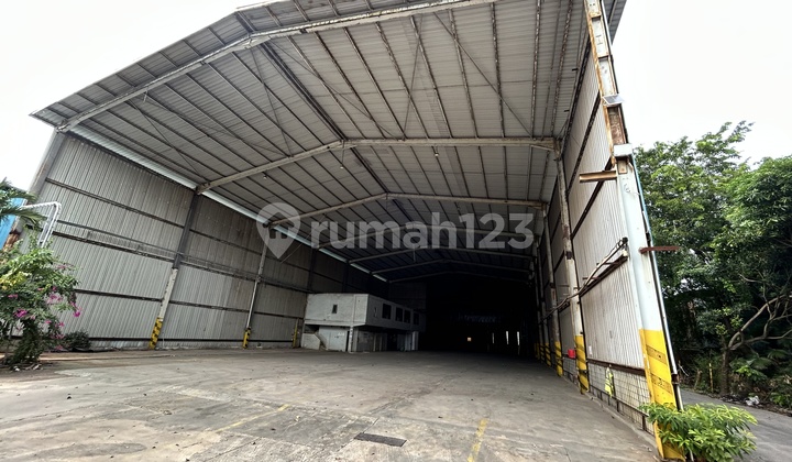 Large Warehouse in Batu Ampar Area 5000 M2, Near Port