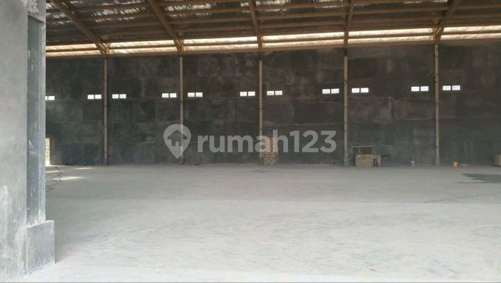 Warehouse 4000.0 M² in the Kabil Industrial Area Warehouse 4000.0 M² in the Kabil Industrial Area