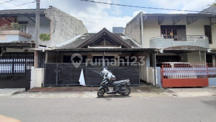 Dijual Rumah Siap Huni Lingkungan Sejuk Antapani Kota Bandung 