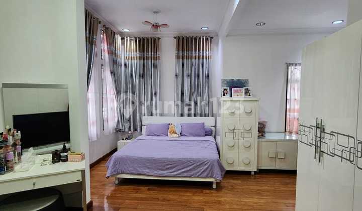 2.5-Story Fully Furnished House in Lippo Karawaci Tangerang 2