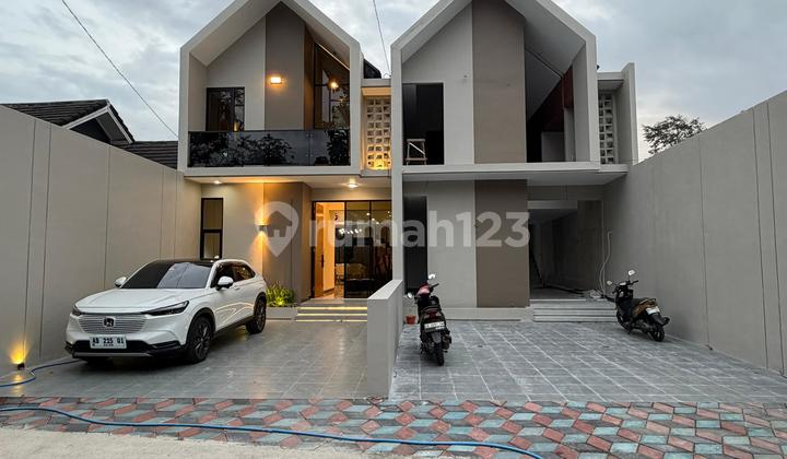 Rumah Scandinavian Full Furnished di Krapyak Wedomartani
