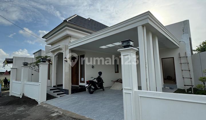 Rumah Luas Tepi Jalan dengan View Sawah 2