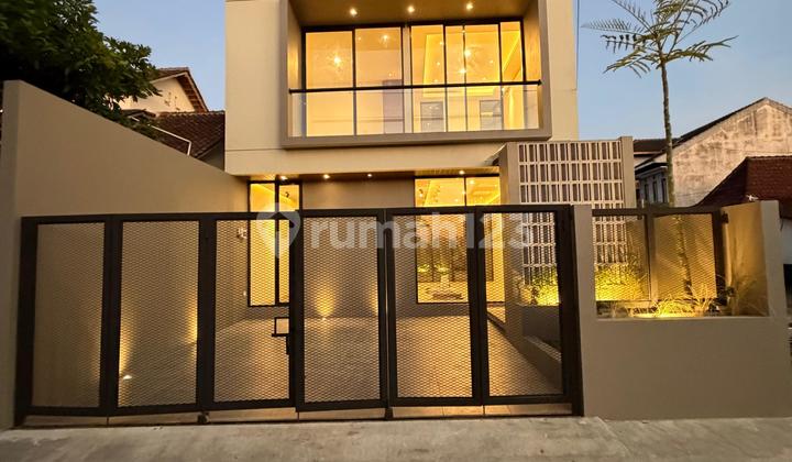 Rumah Industrial Modern Dekat Ugm di Jalan Kaliurang Km 9