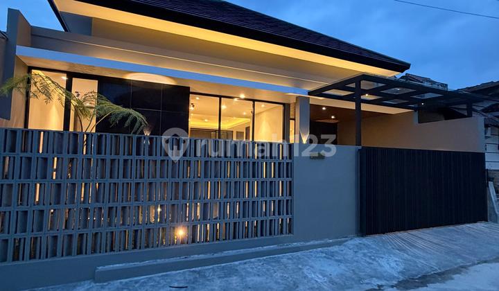 Rumah Tropis Modern di Jalan Kaliurang KM 13