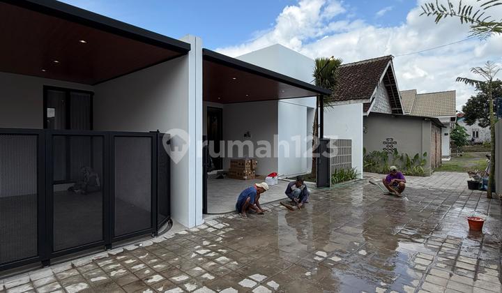 Rumah Baru Full Furnished di Taraman Jakal Km 10 2