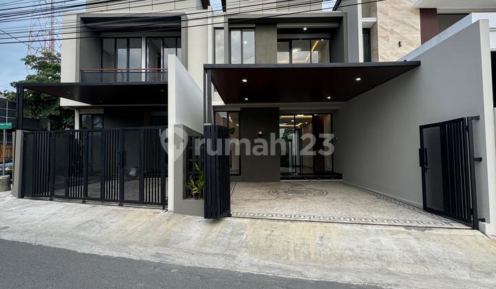 Ruma 2 Lantai Model Kontemporer Modern