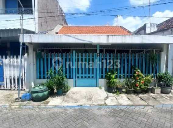 Rumah, di Kertajaya,