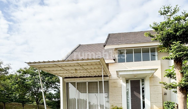 Rumah Hoek View Danau di Citraland Cibubur - Lokasi Strategis