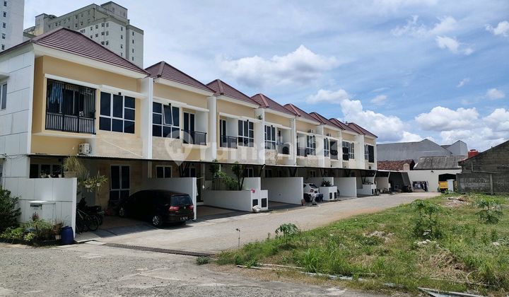 Rumah Mewah Strategis Dekat Kantor Walikota Tangsel