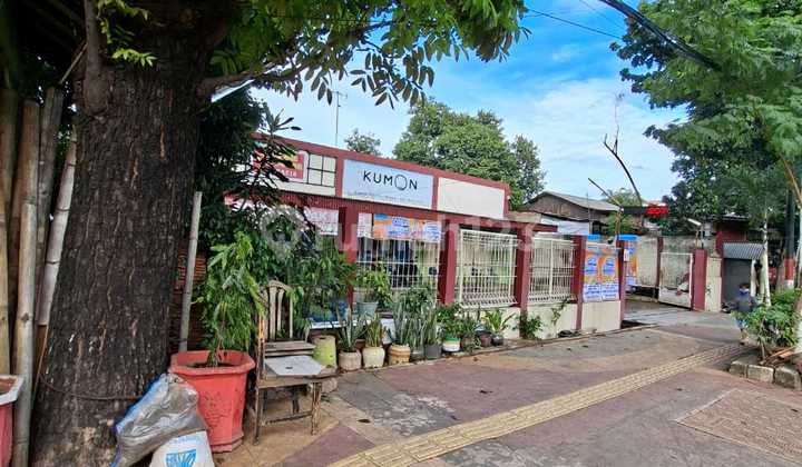 For Sale 3 Shophouses + 5 Rental Rooms (Vacant) in Penggilingan, East Jakarta