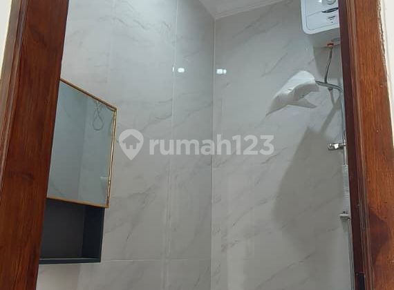 Dijual Rumah Baru Classic Minimalis di Duren Sawit Jakarta Timur 2